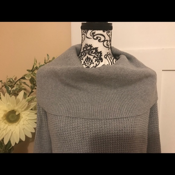 Michael Kors Sweater - Picture 3 of 8